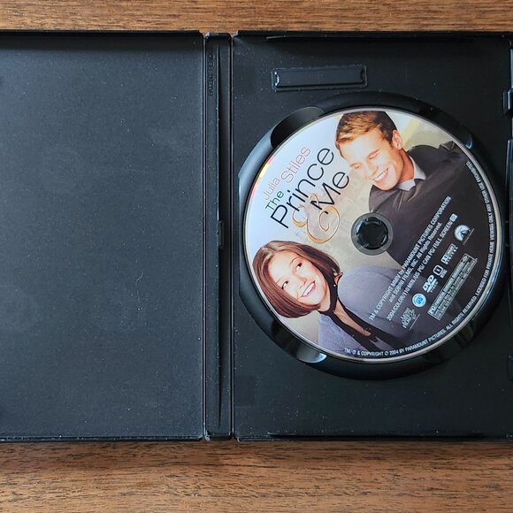 THE PRINCE AND ME (DVD: Julia Stiles, Luke Mably, James Fox) Collectors Edition - Picture 3 of 5